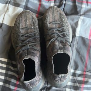 Quickly need to sell, Yeezys boost 380 onyx